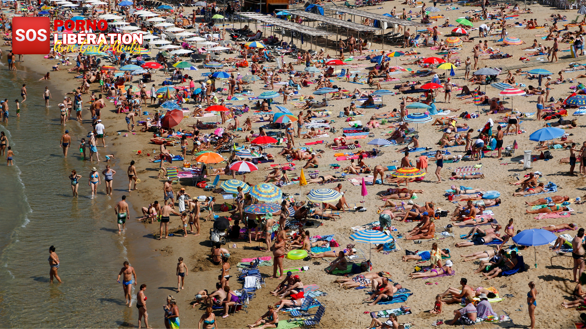 Bikini-string-top-less-plage